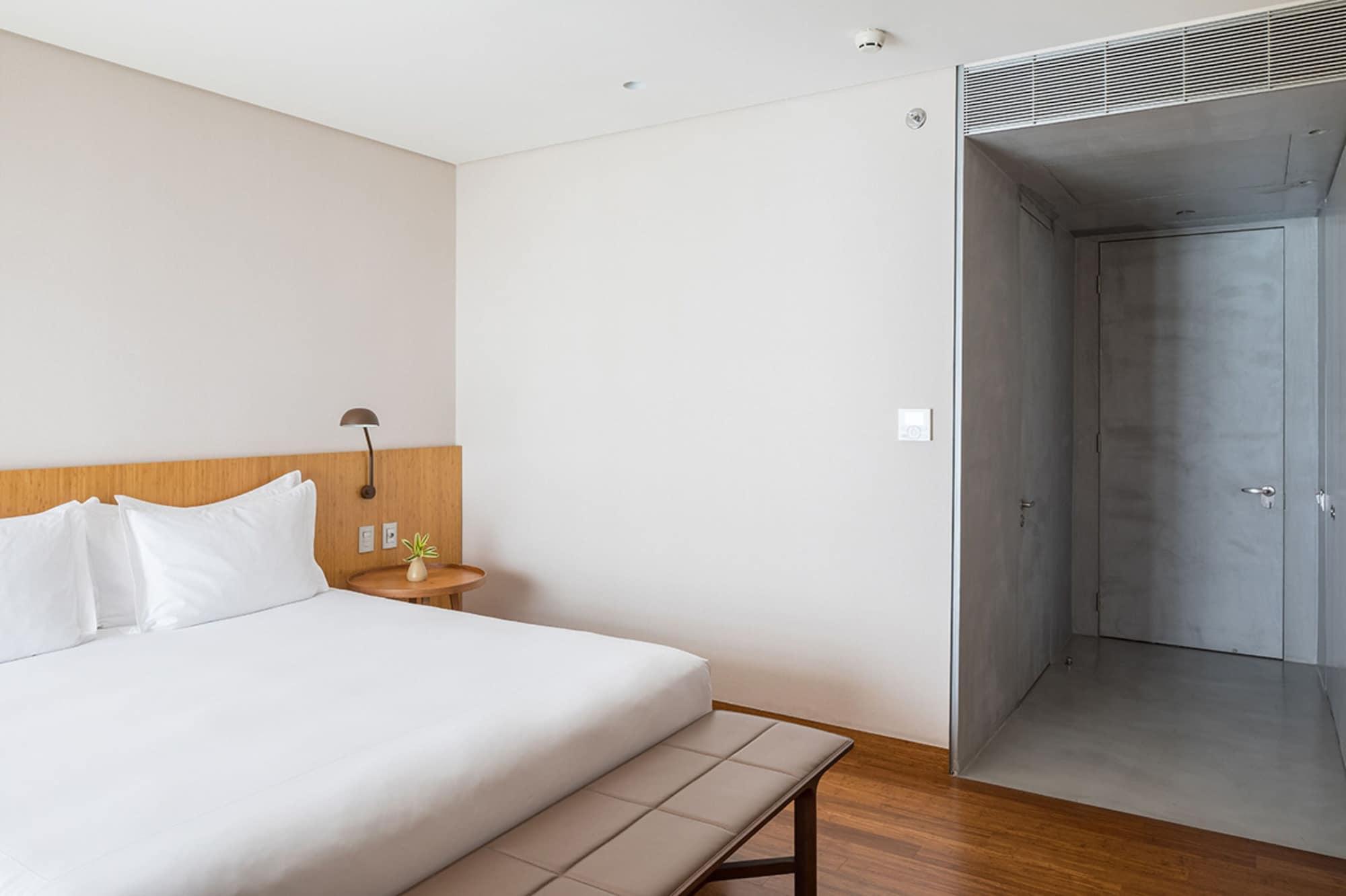 Hotel B 5*